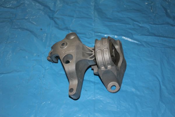 RENAULT SCENİC RX4 MOTOR KULAĞI ORİJİNAL YEDEK PARÇA_E58